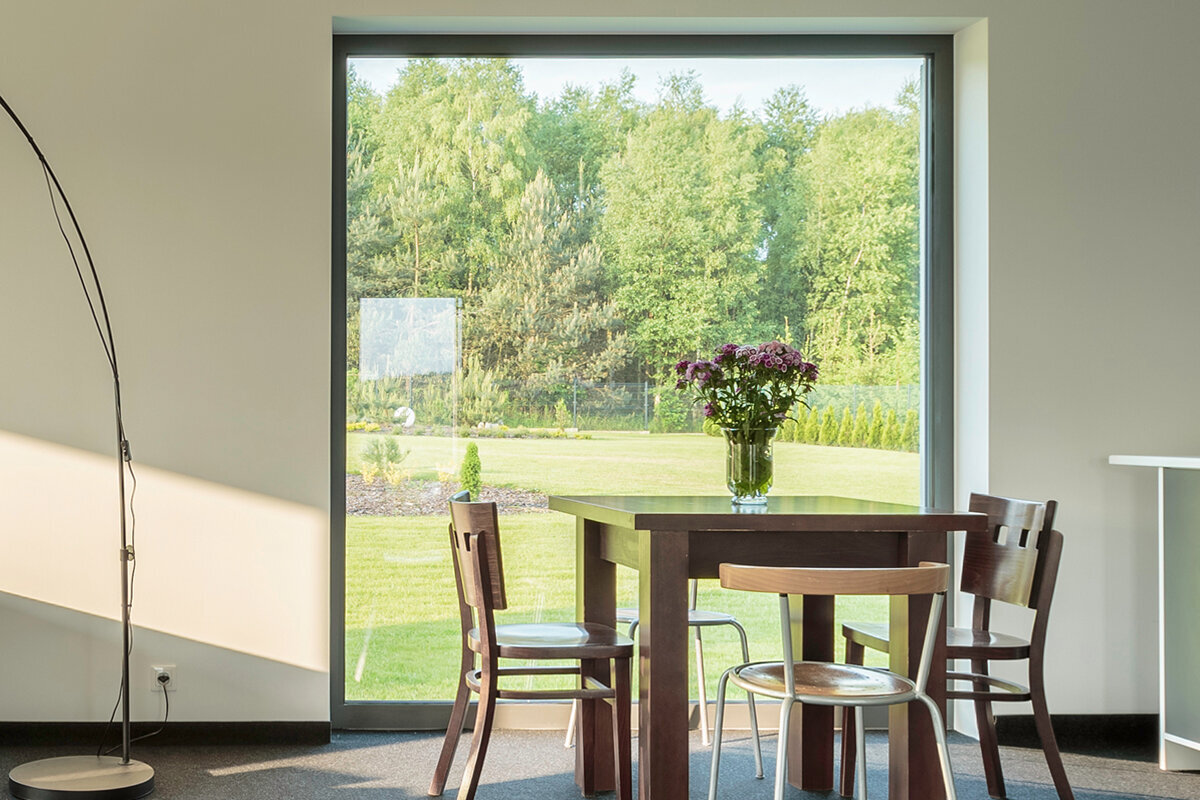 Festverglasung oder öffenbare Fenster wählen