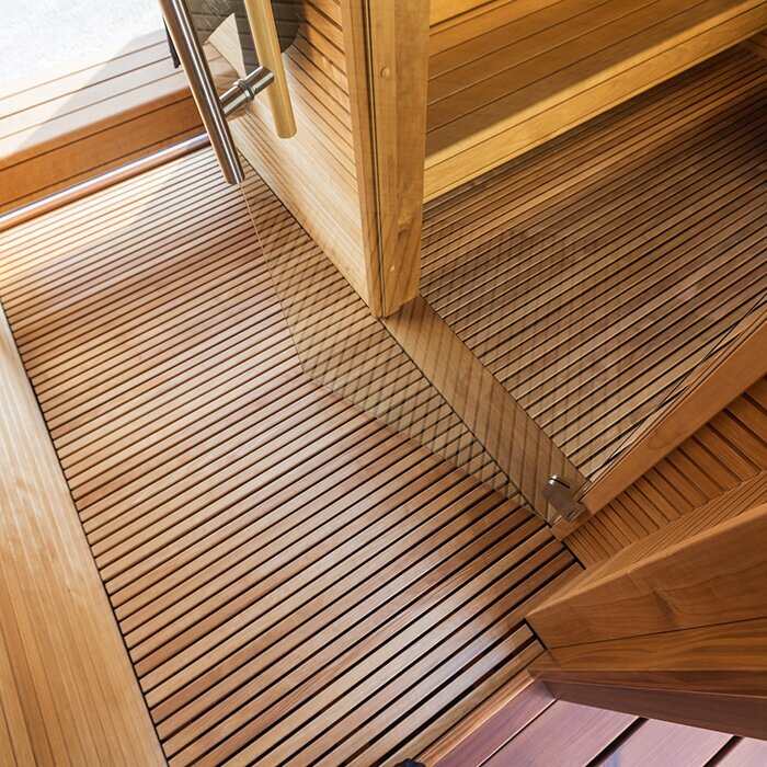 Elegante Sauna mit Terrasse