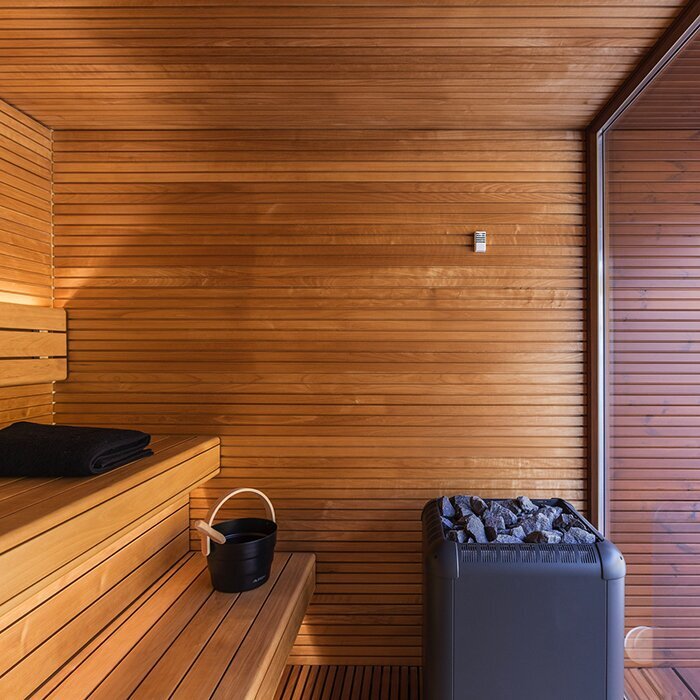 Elegante Sauna mit Terrasse