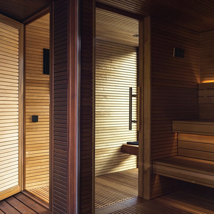 Elegante Sauna mit Terrasse