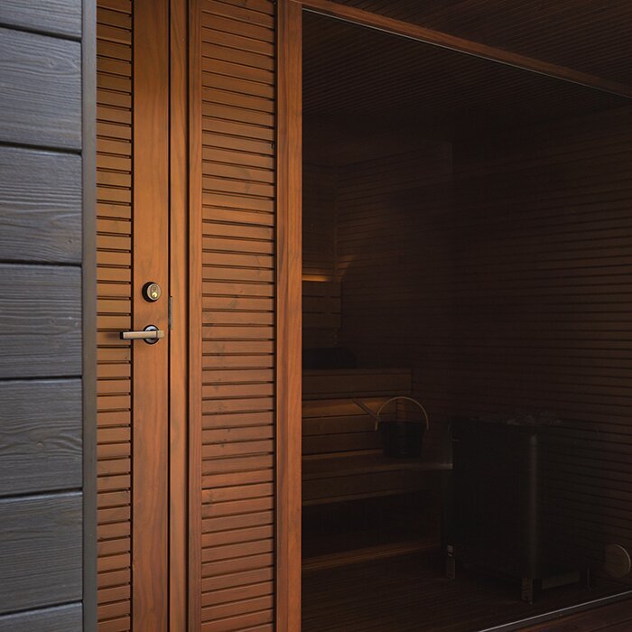 Elegante Sauna mit Terrasse