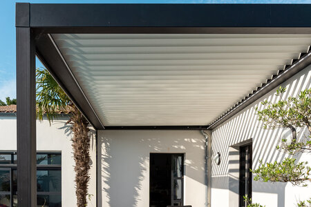 Wanneer bestelt u een pergola voor het terrasseizoen?