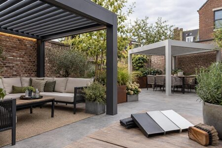 Een aluminium pergola kopen: de afwerking van het frame en het onderhoud