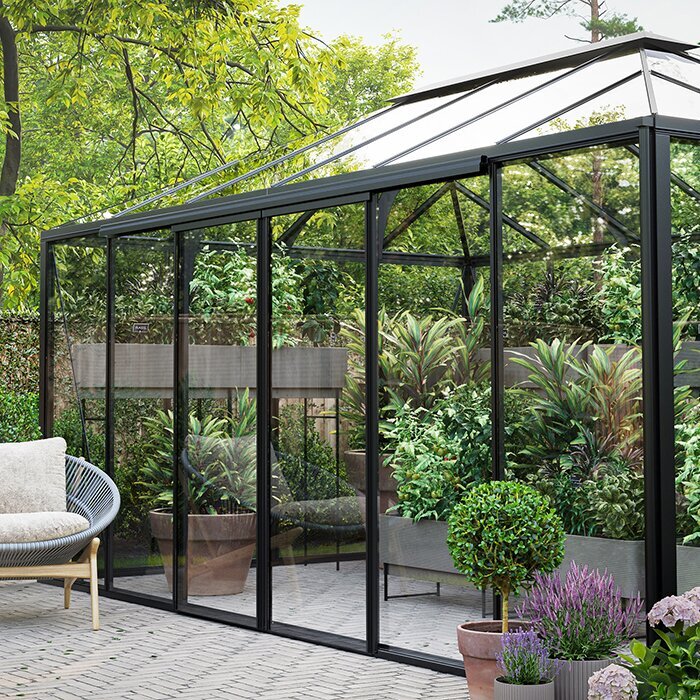 Pyramidový skleník Bloomcabin Oasis architectural Pyramid greenhouse Česko