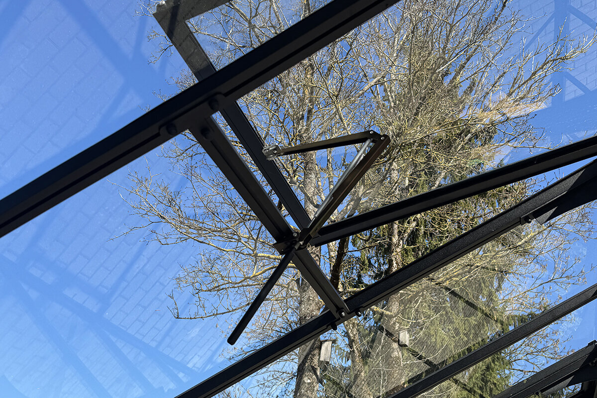 Letní péče o skleník – tipy pro zdravé a produktivní pěstování