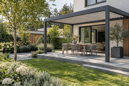 Minimalistischer Garten mit Pergola: Klar gestalten