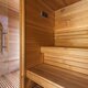 Elegante Sauna mit Terrasse