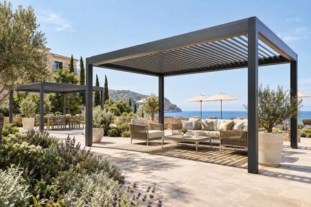 Come scegliere e acquistare una pergola per hotel e case vacanza