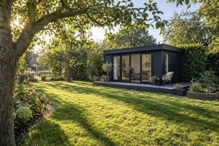 Dove posizionare una casetta da giardino: sole, ombra e privacy