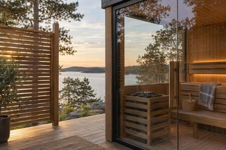 Sauna mit Glasfront: Ausblick und Privatsphäre