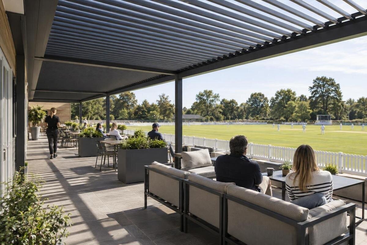 Pergola sporta klubam: skatītāju zonas un pārvietošanās