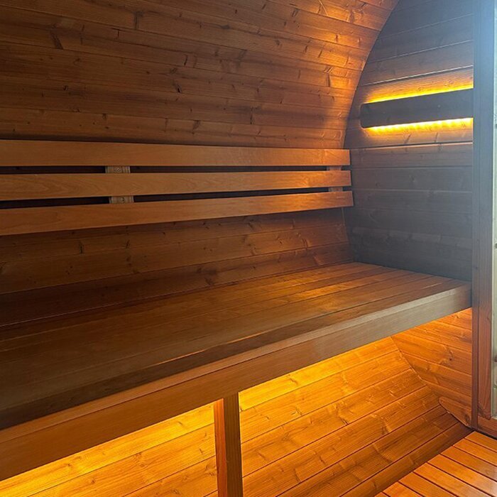 Ton-sauna van thermisch gemodificeerd hout