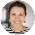 Reviewer Chloe Evans