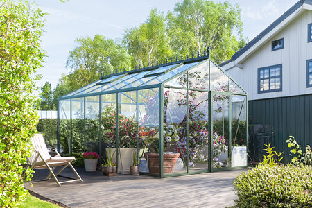 Skötsel av växthus i aluminium – bästa tipsen för lång livslängd och sund odling