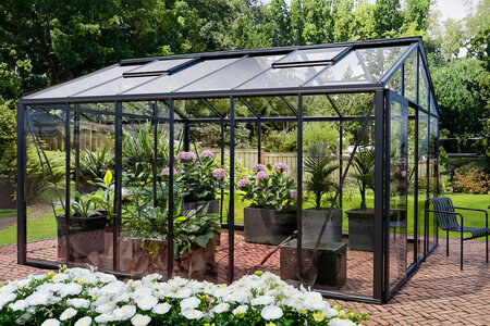 Classic växthus i aluminium – design, styrka och frihet