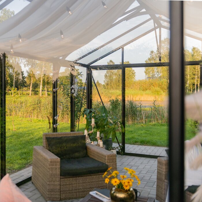 Greenhouses made of aluminum