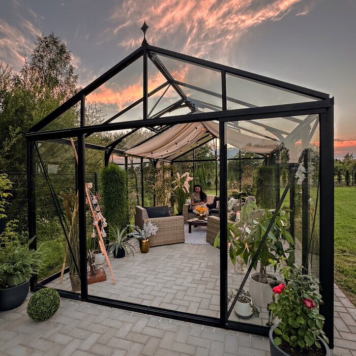 Greenhouses made of aluminum