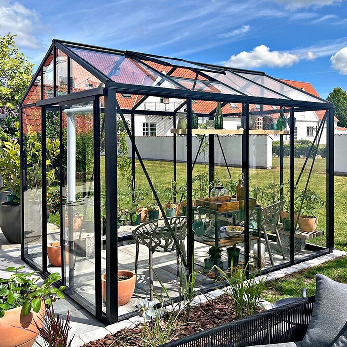 Greenhouses made of aluminum