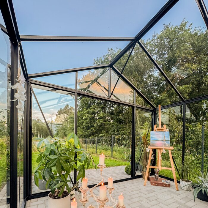 Greenhouses made of aluminum