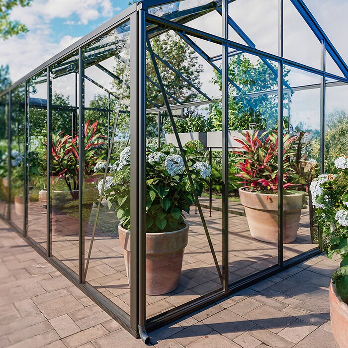 Greenhouses made of aluminum