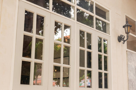 Casement Windows: Clearance, Hinges and Buying Checks