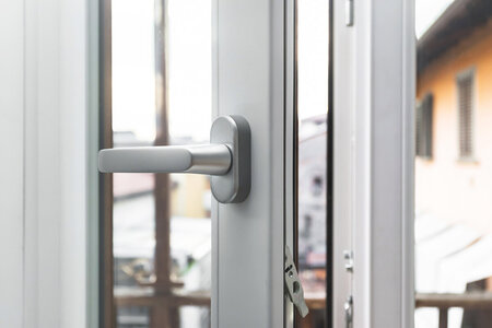 Tilt-and-Turn vs Casement Windows: Which Opening System Should You Choose?