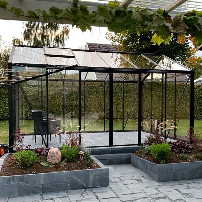 Greenhouses made of aluminum