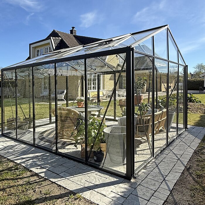 Greenhouses made of aluminum