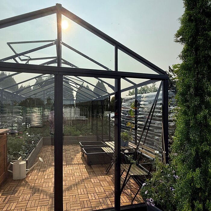 Greenhouses made of aluminum