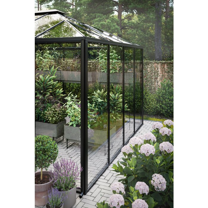 Pyramid-type greenhouse