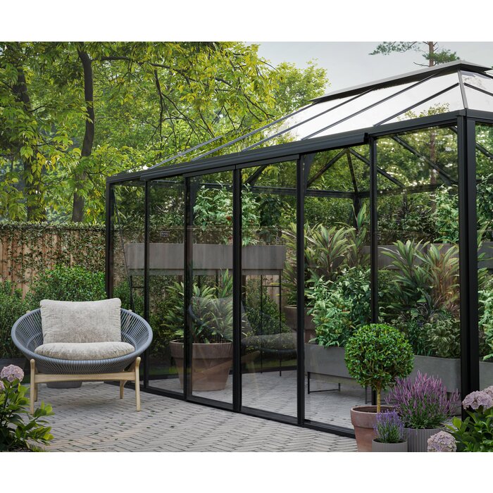 Pyramid-type greenhouse