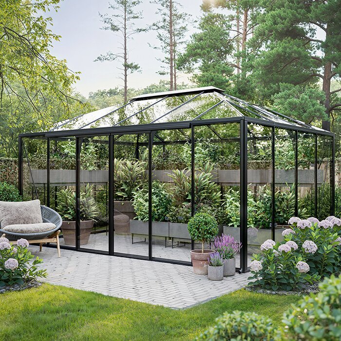Pyramid-type greenhouse